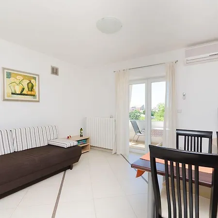 Boris 771 Apartment