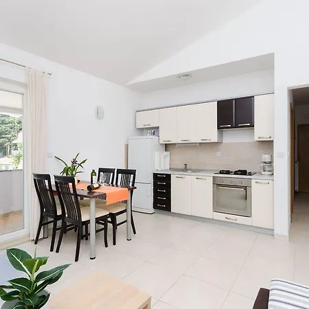 Boris 771 アパート