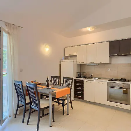 アパート Boris 771