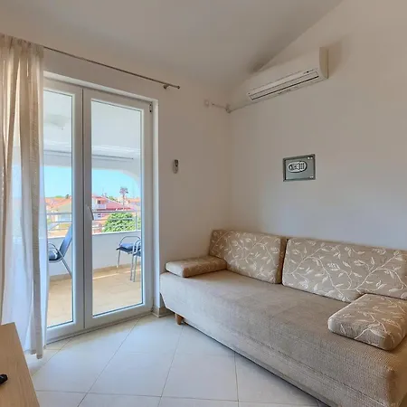 Boris 771 Apartment